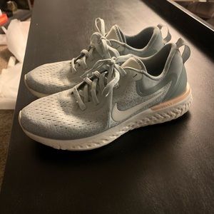 Nike Odyssey’s tennis shoes women’s size 8